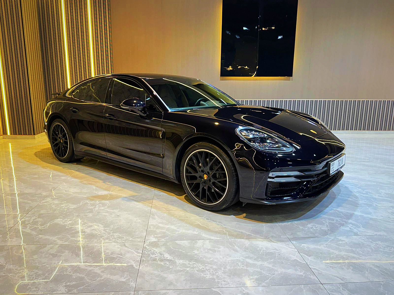 Porsche Panamera 4