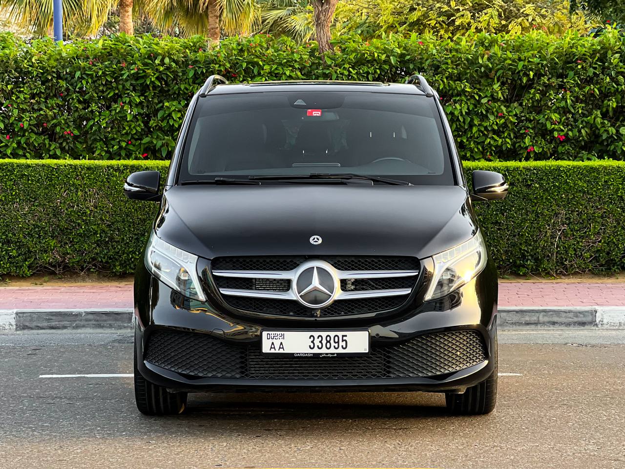 Mercedes v250 (Black)