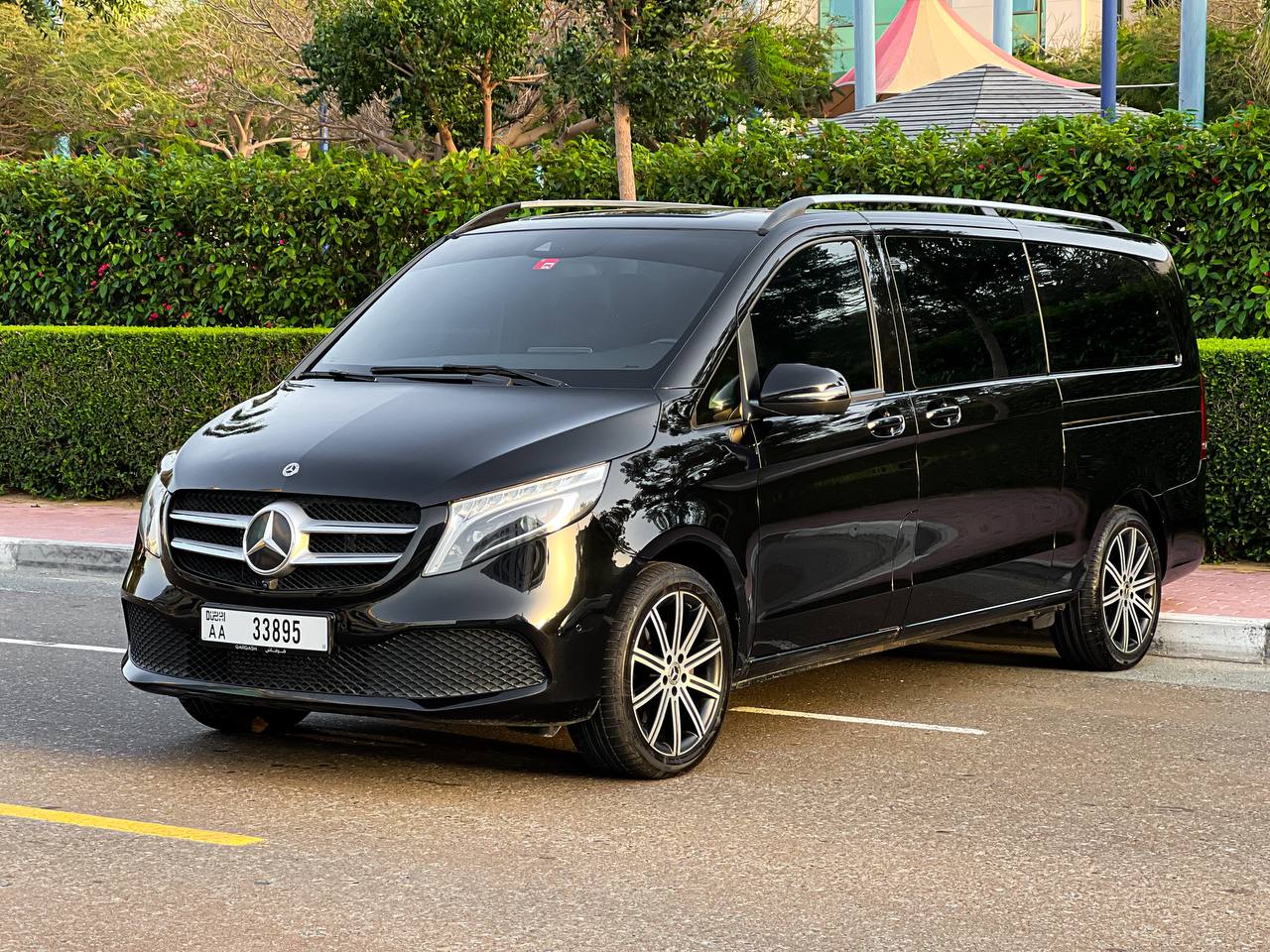 Mercedes v250 (Black)