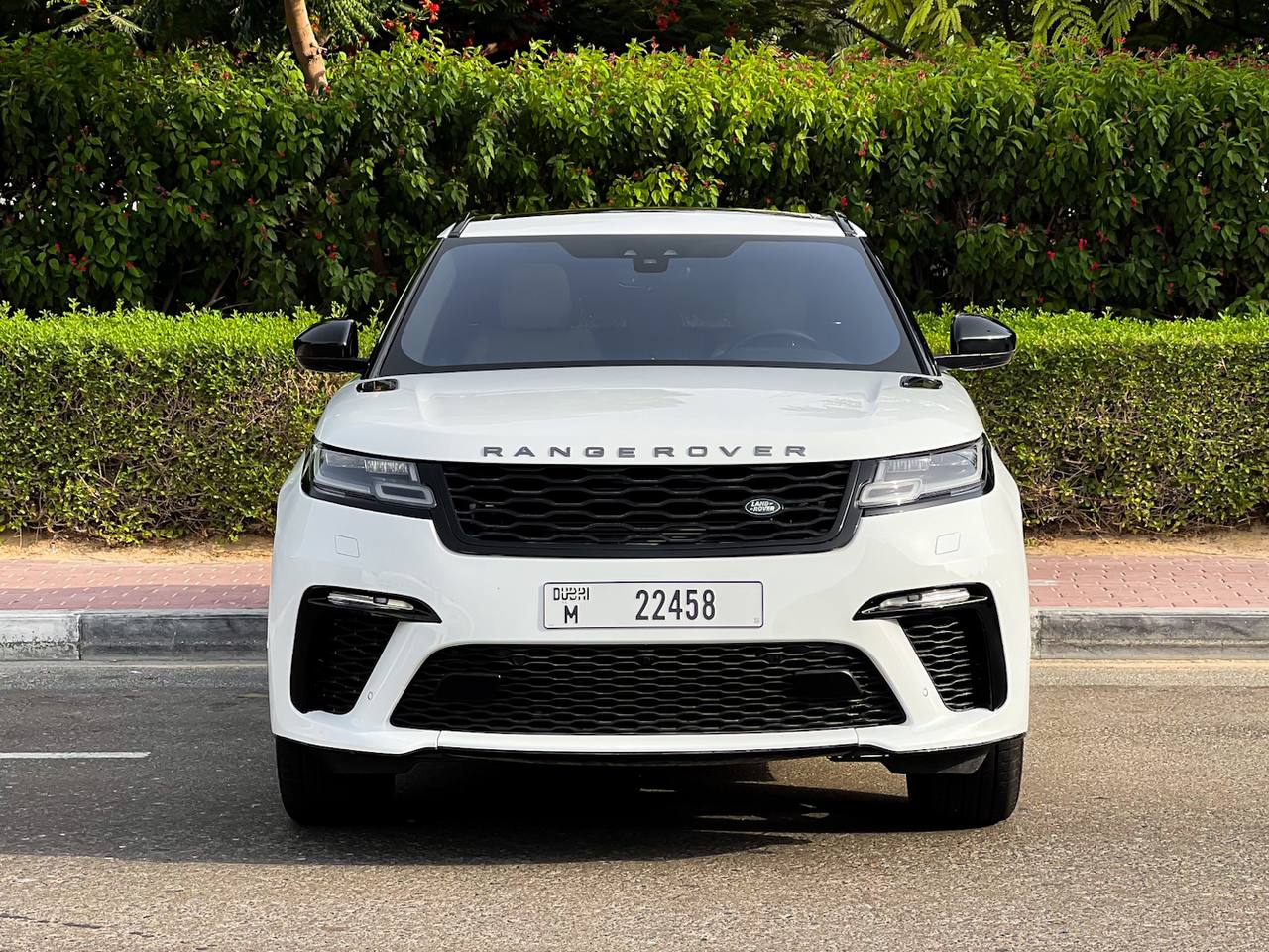 Range Rover Velar white