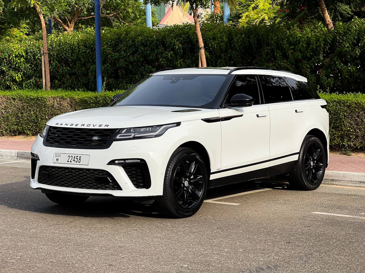 Range Rover Velar white