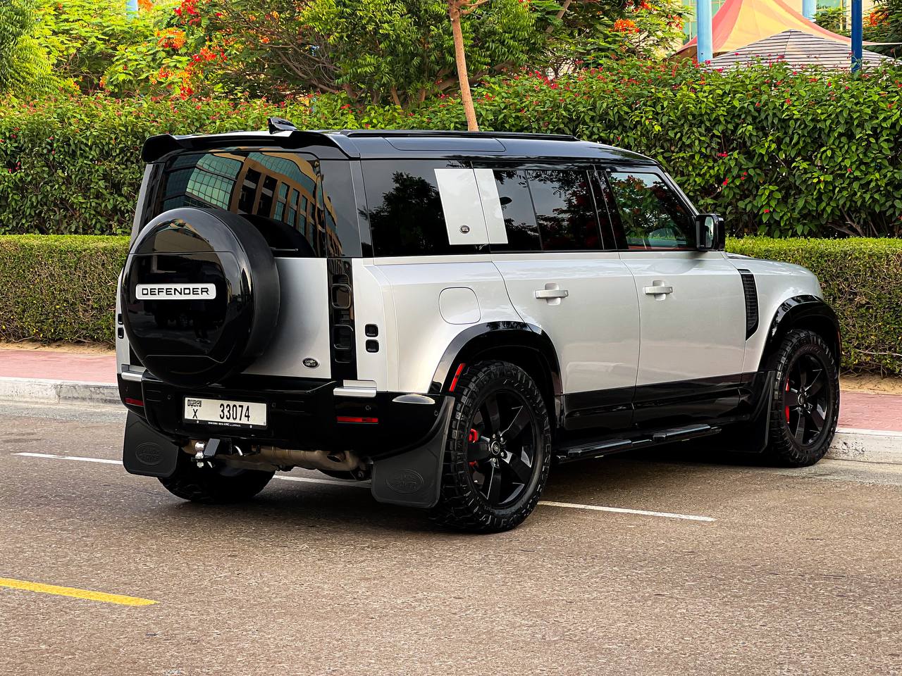 Range Rover Defender (Grey)