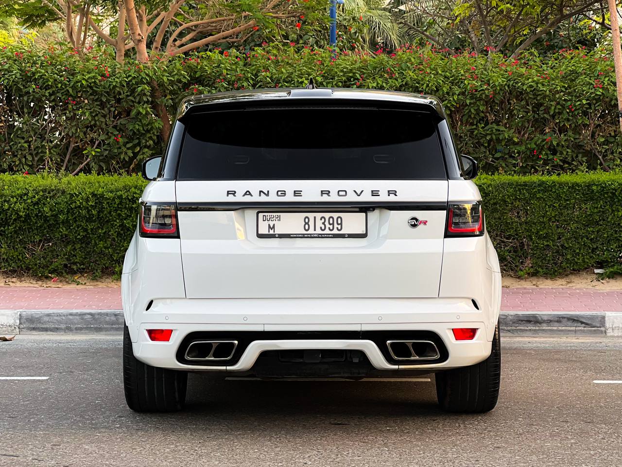 Range Rover Svr white