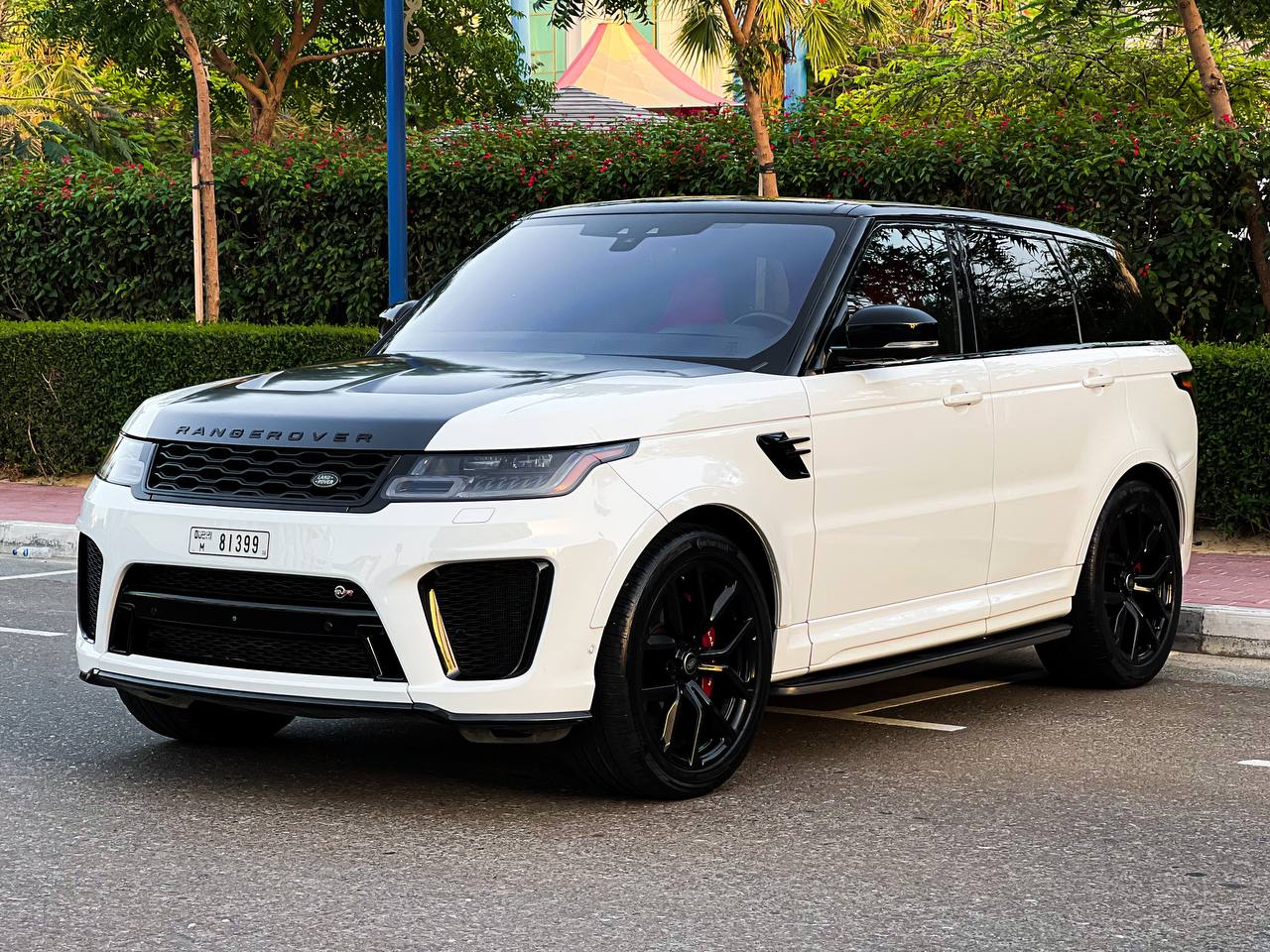 Range Rover Svr white