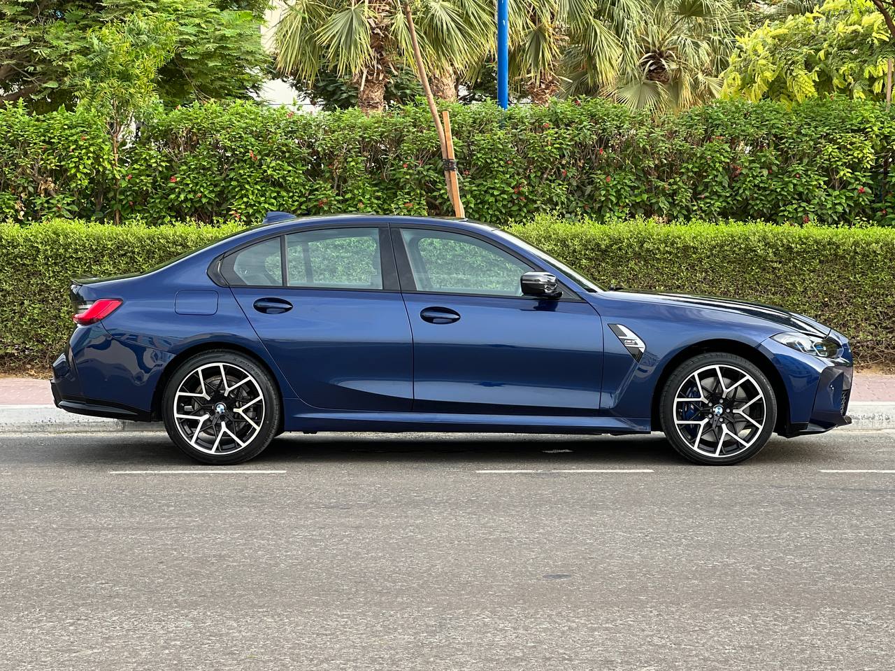 BMW  330i blue