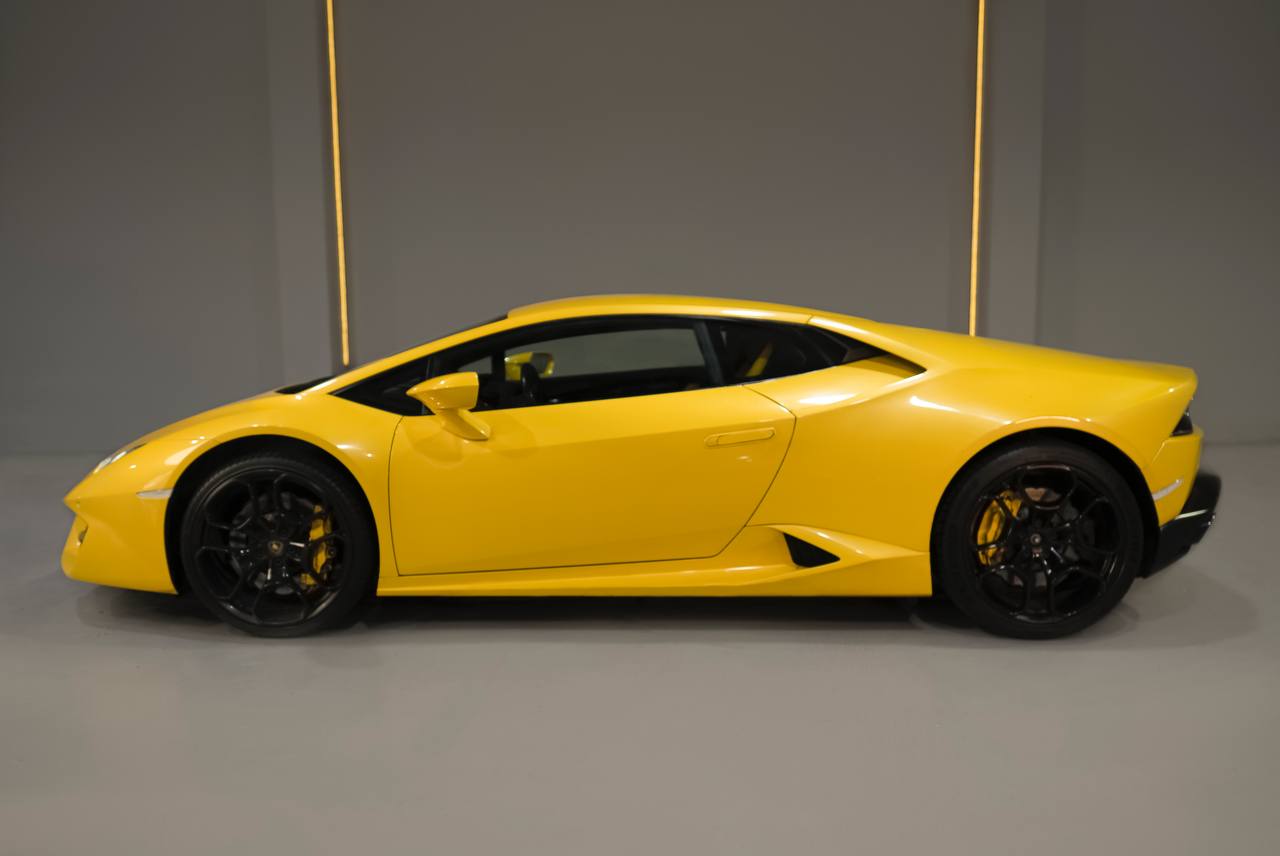  Lamborghini Huracan (Yellow)