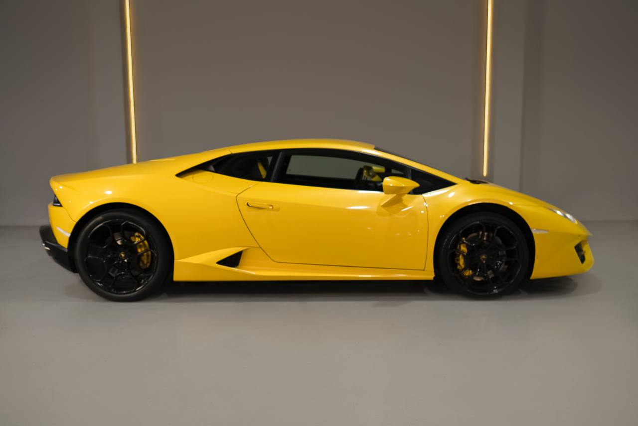  Lamborghini Huracan (Yellow)