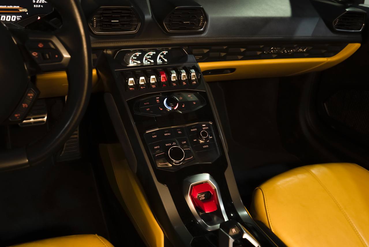  Lamborghini Huracan (Yellow)