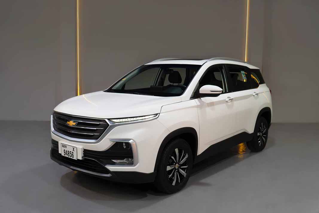 Chevrolet-Captiva-white