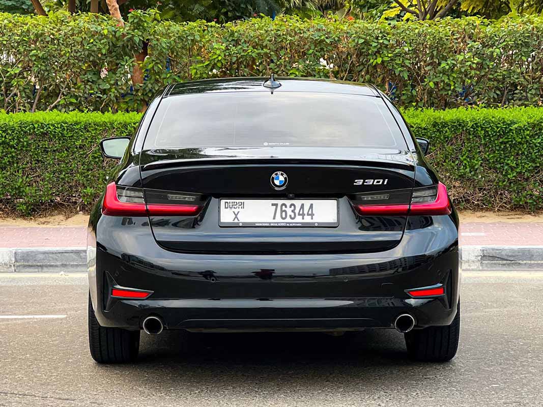 BMW 330i