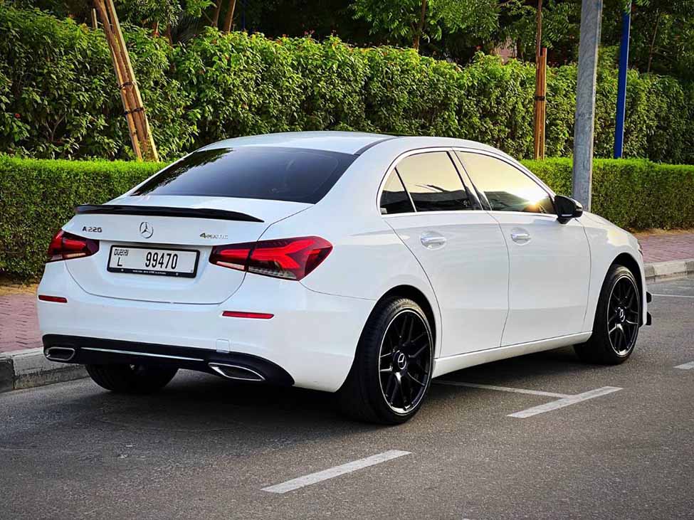 Mercedes A 220 (White)